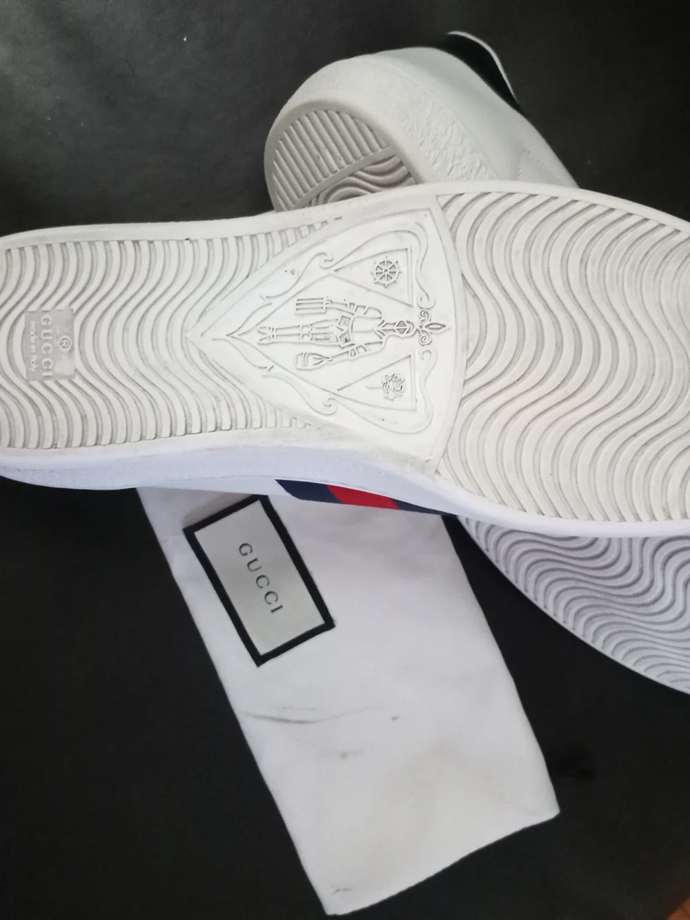 Gucci Ace Classic Mens. White Leather Sneakers Navy & Red Stripes. Size USA 14